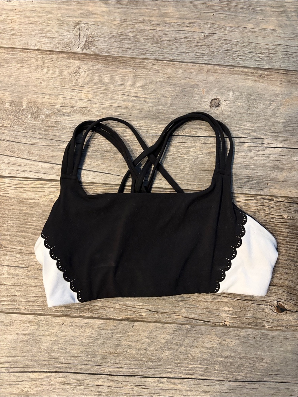 Athleta black white scalloped design bra sz S